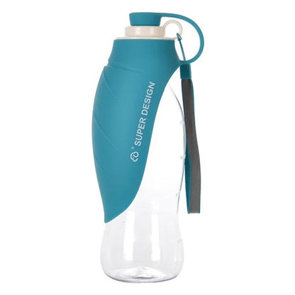 Praktische Wasserflasche für Hunde mit auslaufsicherem Design